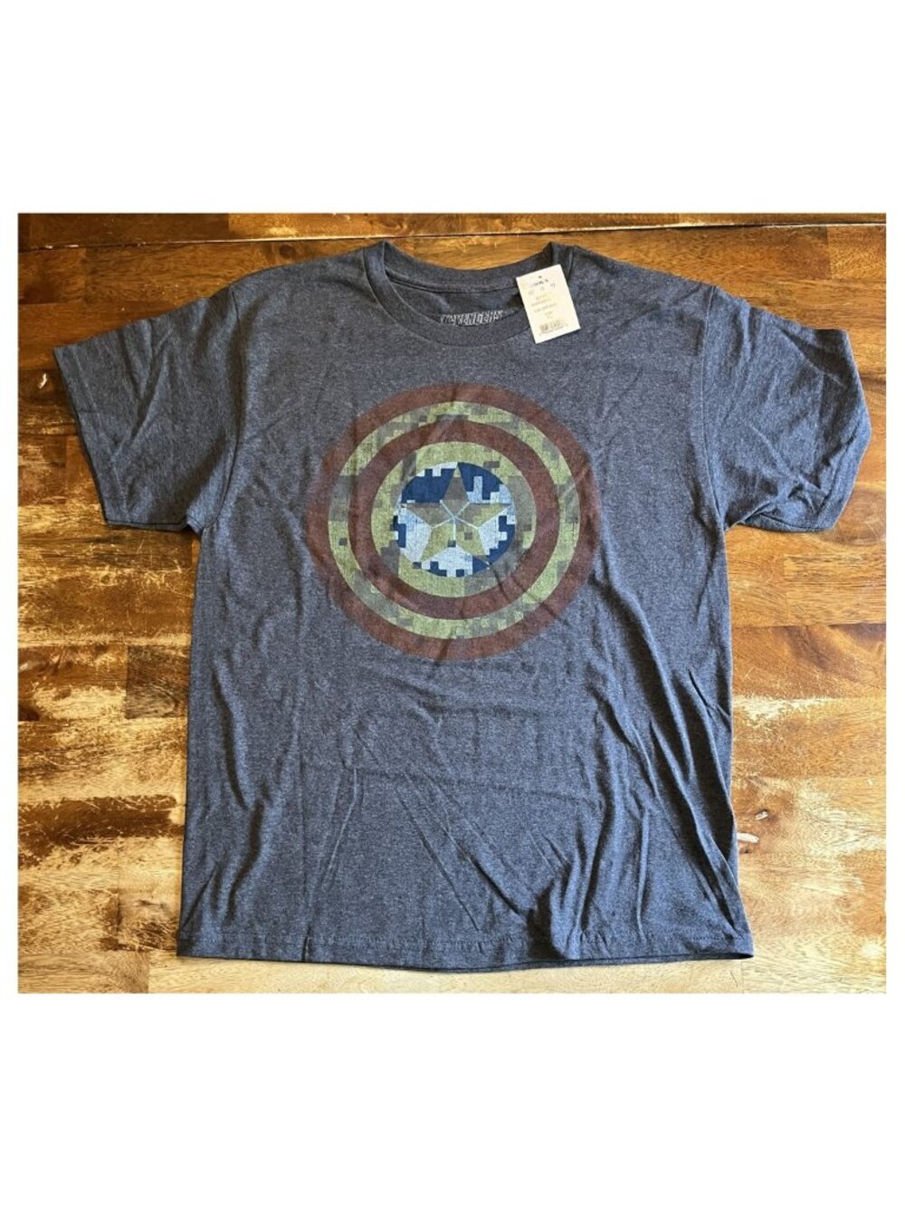 NWT Marvel Avengers Captain America Boys Youth XL T-Shirt
